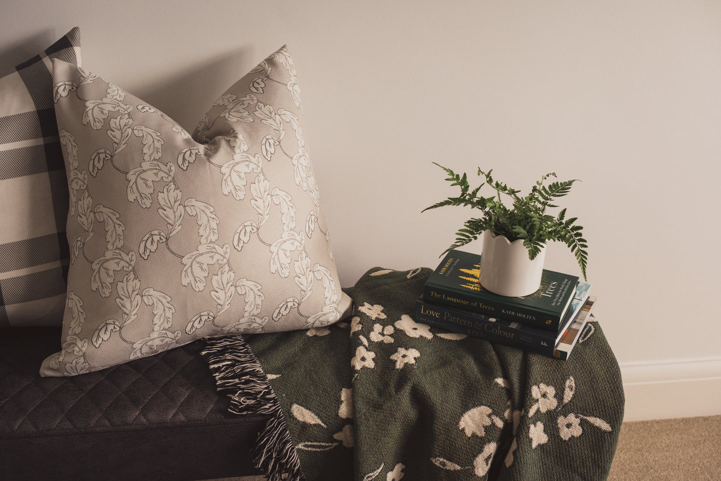 Acanthus Cushion | Stone